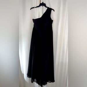 Used altered black bridesmaid dress. Length 37 in., waist 40 in. & breast 42 in.